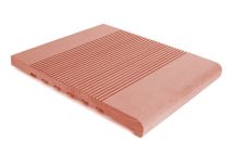 Ступень ДПК AITECPLAST терракотового цвета.